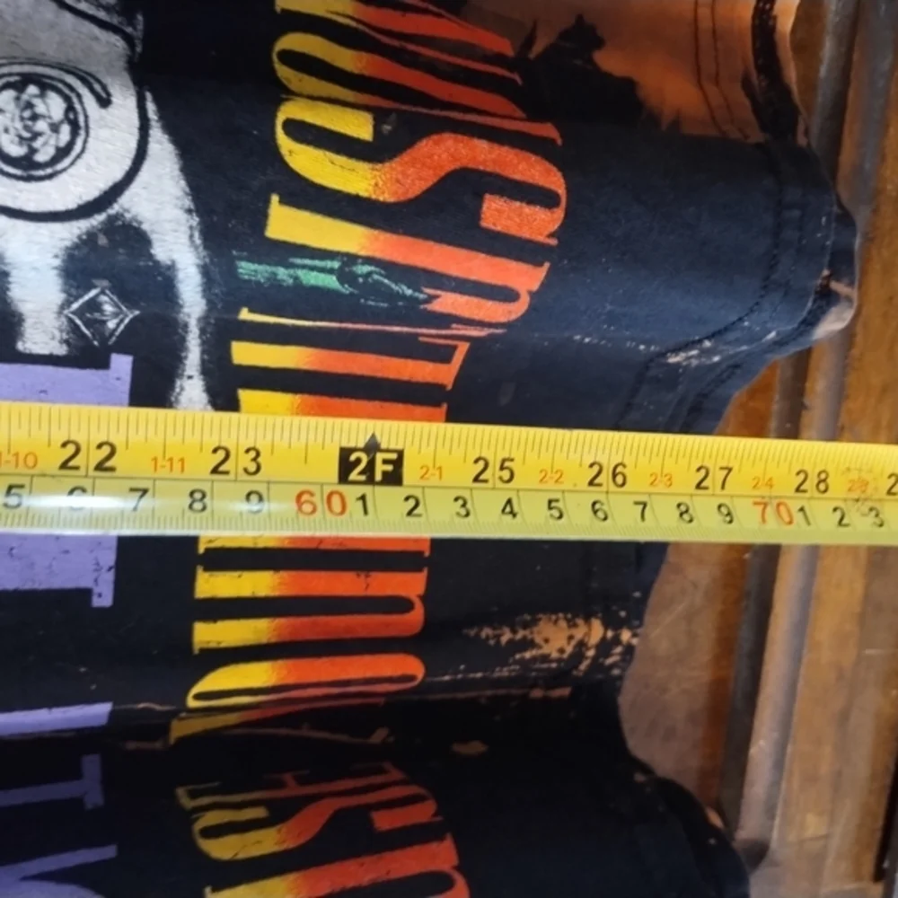 Guns N'‎ Roses Short Sleeve Tee with Bold Graphic Design